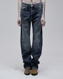 Hollywood High-Rise jean in washed blue, front view on model