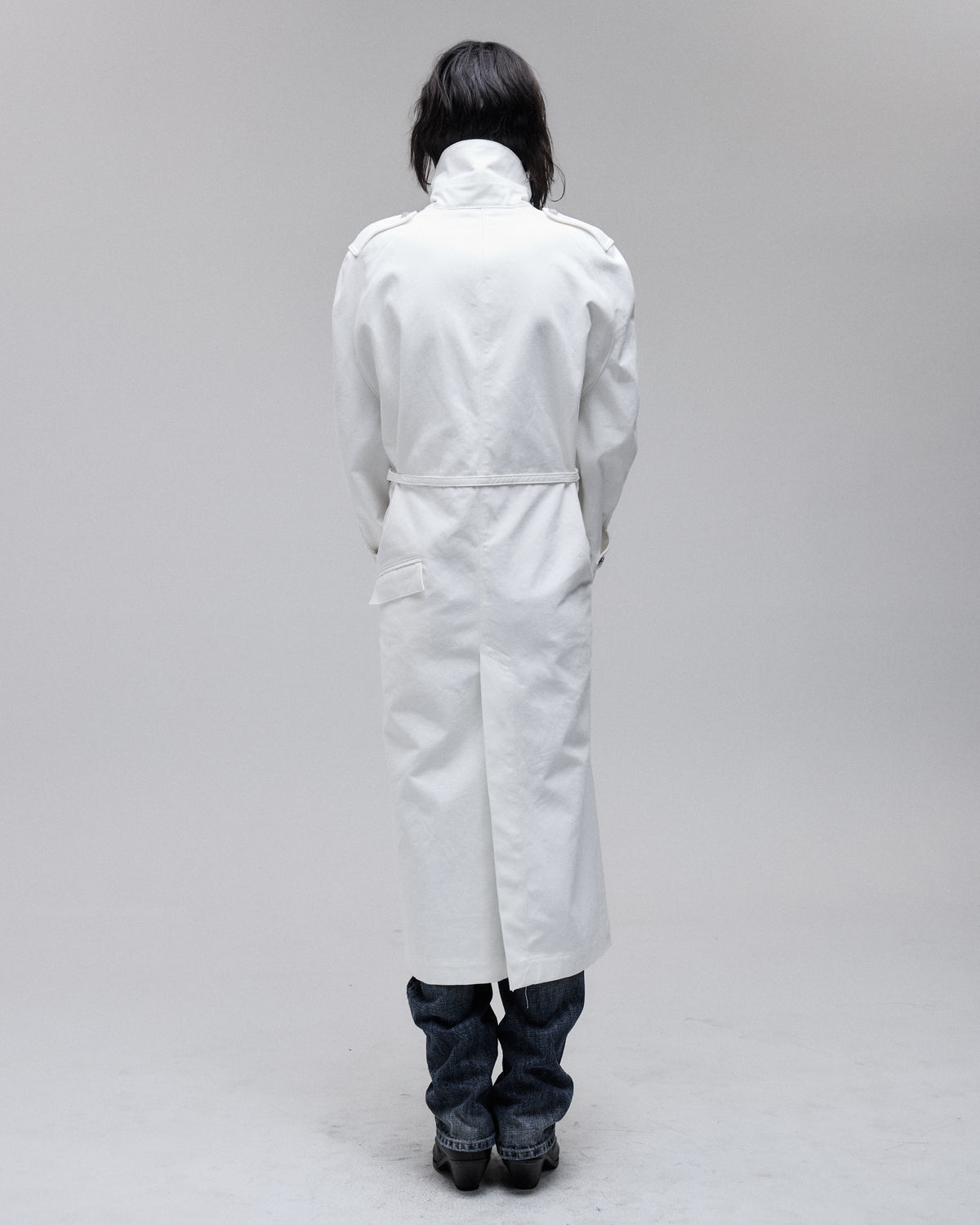 Canvas Overcoat in white duck canvas, back view on model