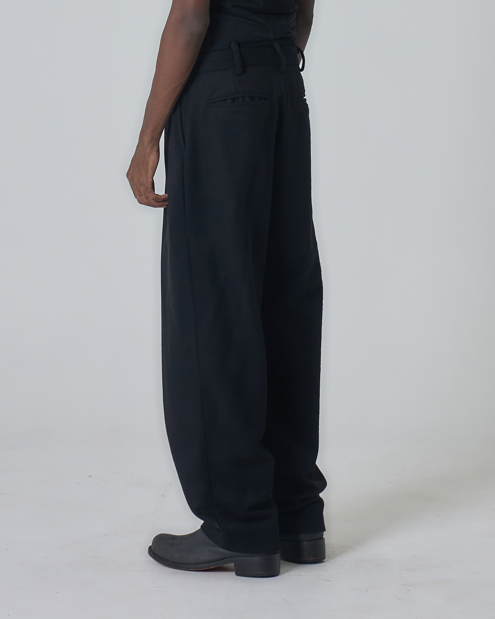 TAPERED TROUSERS
